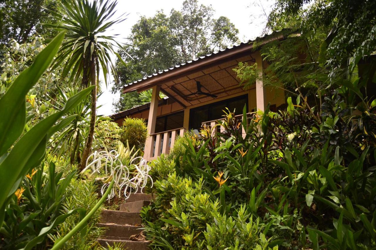 Eco-Logic, Resort For Charity Phato Bagian luar foto