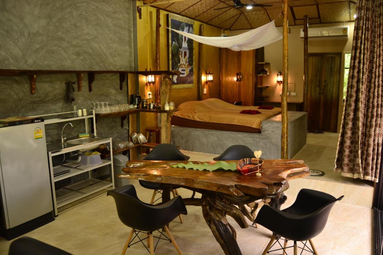 Eco-Logic, Resort For Charity Phato Bagian luar foto